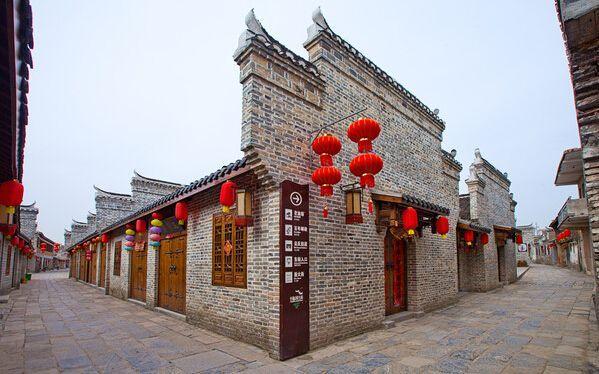 “相约十四冬 共燃冰雪情”——冬运百科之单板滑雪